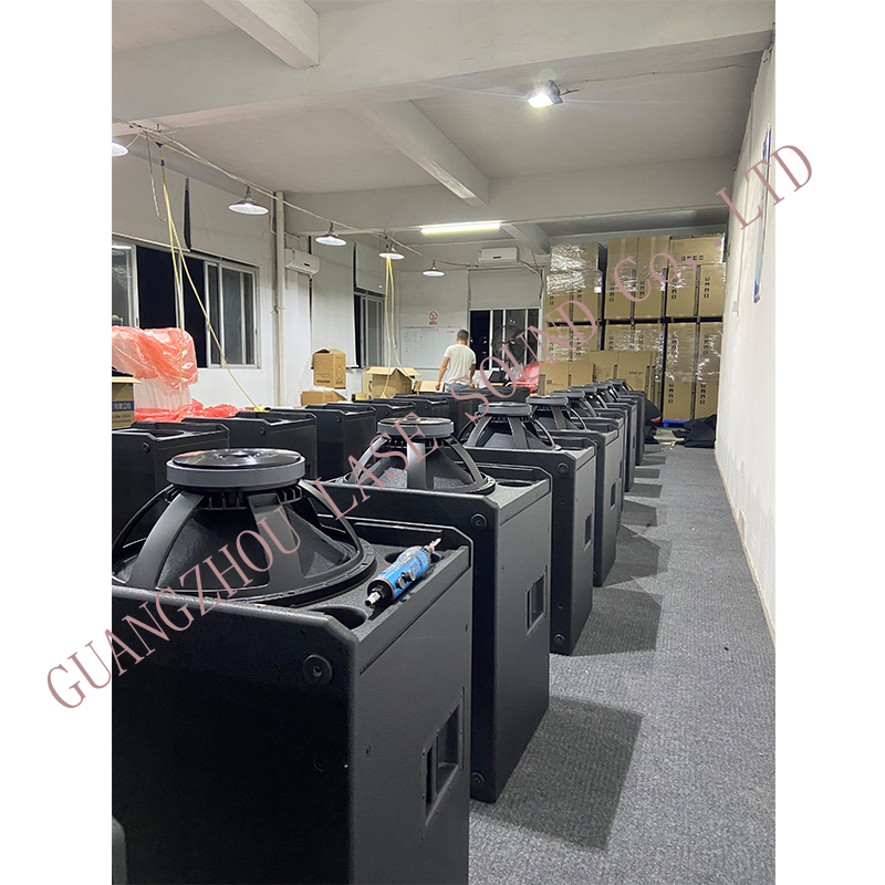 Sistema de Áudio Profissional  - Woofer avaliação e preço
